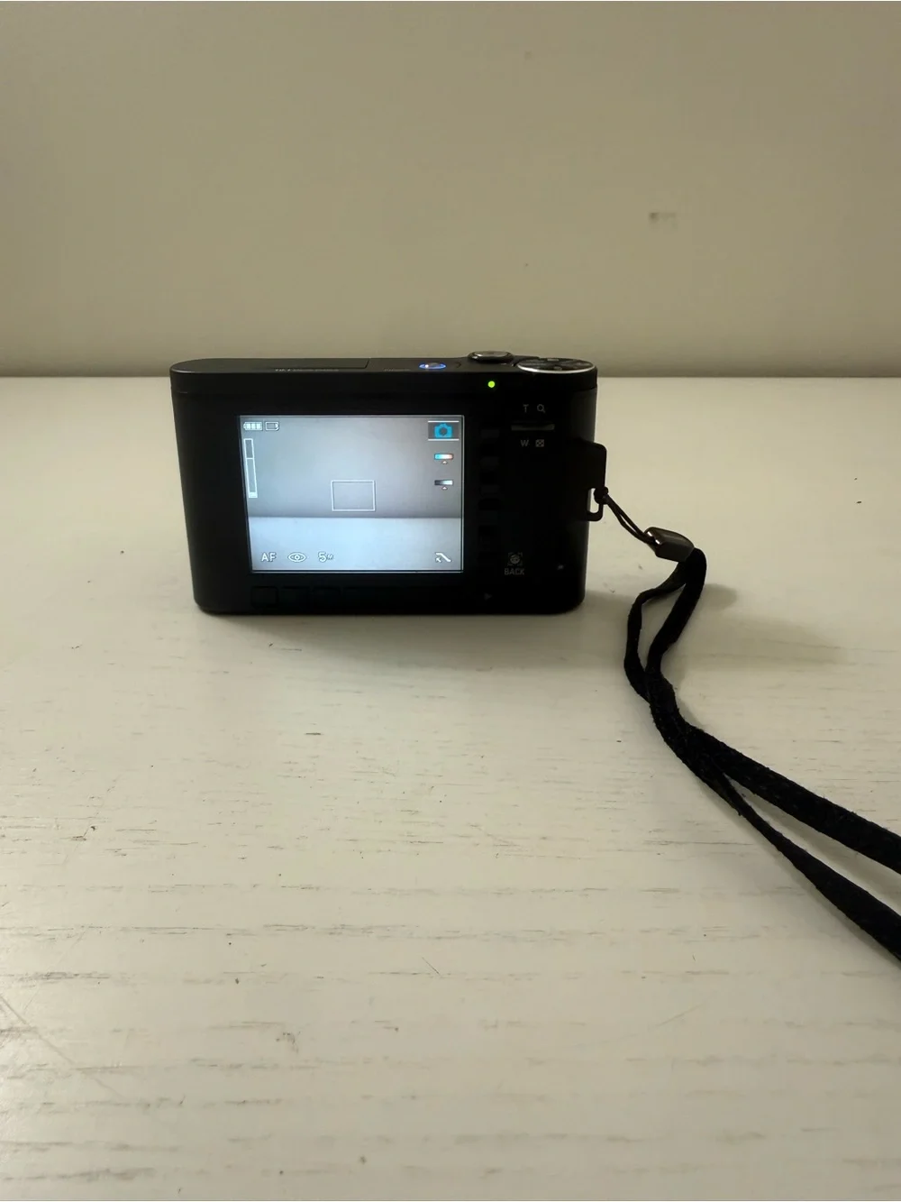 Samsung NV11 10.1 Megapixels Digital Camera Tested Works